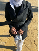 Load image into Gallery viewer, Blazer with removable scarf
