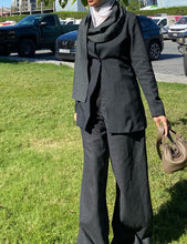 Load image into Gallery viewer, Blazer with removable scarf
