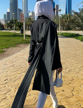 Load image into Gallery viewer, Blazer with removable scarf
