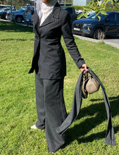 Load image into Gallery viewer, Blazer with removable scarf
