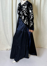 Load image into Gallery viewer, Floria
